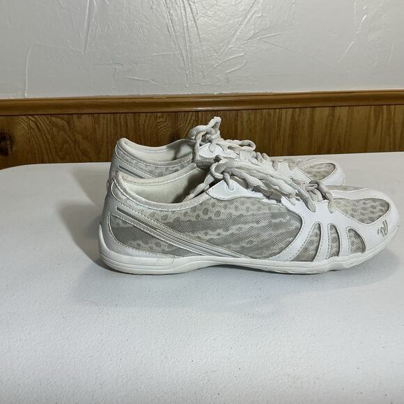 VARSITY LAST PASS CHEER SHOES WHITE Womens SIZE 7.5 - Picture 3 of 9